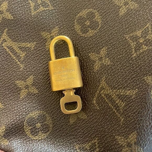 RARE LV 333 lock & key - Picture 2 of 3